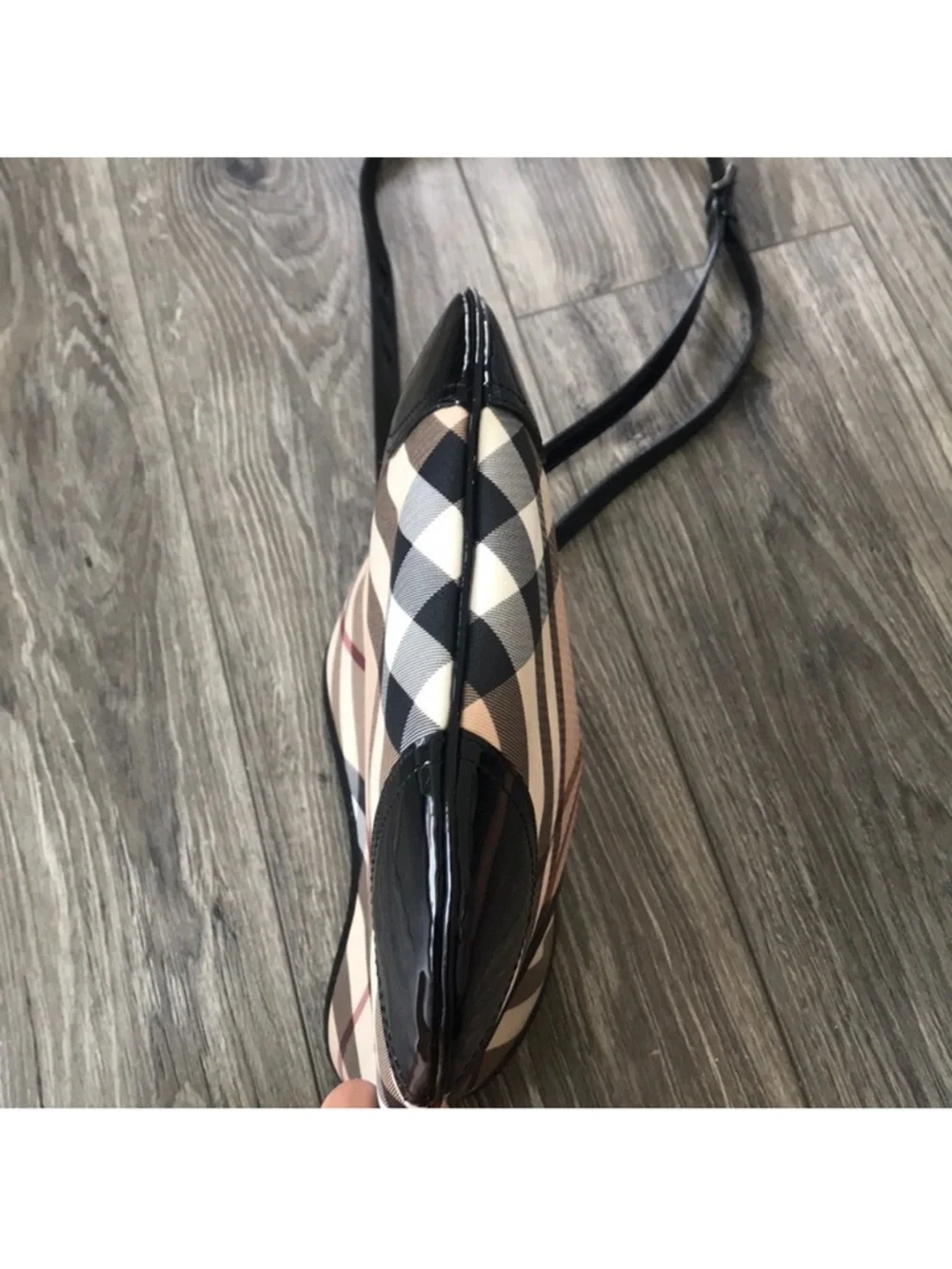 Burberry Dryden Nova Check Beige Interior with Black  patent Trim shoulder bag - Picture 7 of 10